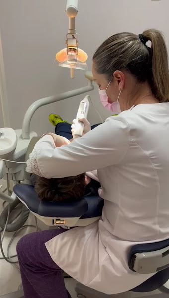 Foto 2 de Radaelli Odontologia - Cirurgia Bucomaxilofacial e Ortodontia Invisalign