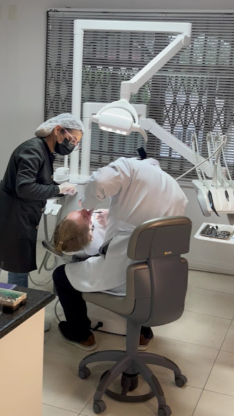 Foto 3 de Radaelli Odontologia - Cirurgia Bucomaxilofacial e Ortodontia Invisalign