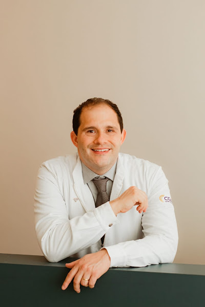 Foto 2 de Ragazini Odontologia | Dentista em São José dos Campos | Implante Dental | Próteses