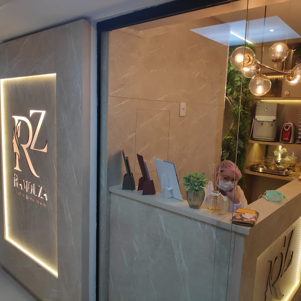 Foto 2 de RAMOUZA CLINIC - Medicine & Oral Health