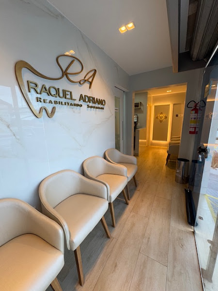 Foto 2 de Raquel Adriano | Odontologia Especializada
