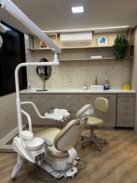 Foto 2 de RC Smile Odontologia | Dentista na Vila Olímpia SP | Invisalign | Implantes