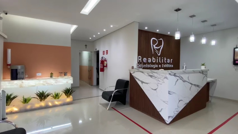 Foto 3 de Reabilitar Clínica Odontológica | Implante dentário | Restaurações | Lentes de contato em Campo Grande, Mato Grosso do Sul