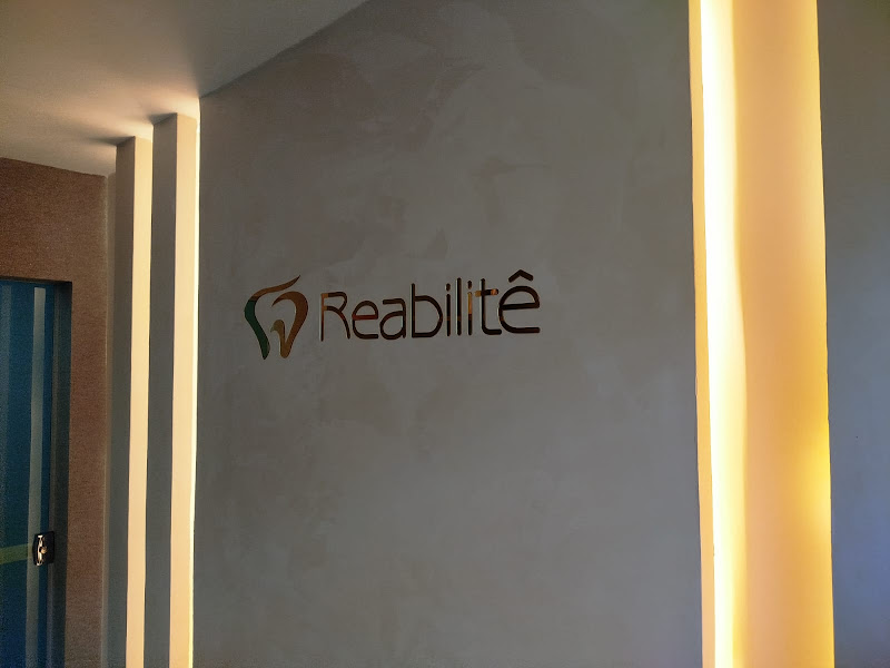 Foto 3 de Reabilitê Odontologia - Dentista em Goiânia: Implantes e Ortodontia Jardim América