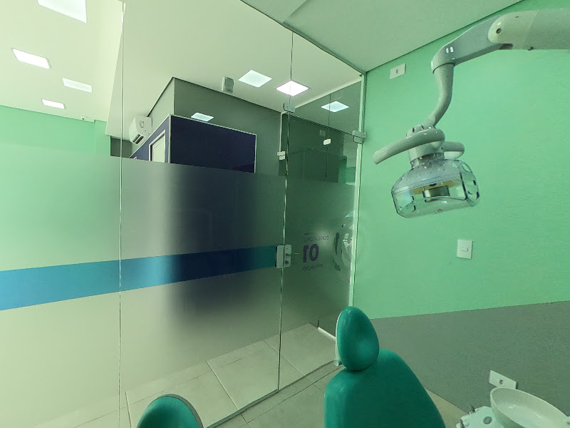 Foto 4 de Realiza Odontologia- Plantão dentista emergência, implantes, facetas, aparelho