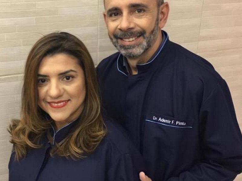 Foto de Realiza Sorrisos - Dra Ediviges Galvão e Dr Adenir Pinto Cirurgião Dentista Especialista em Implantes Dentários