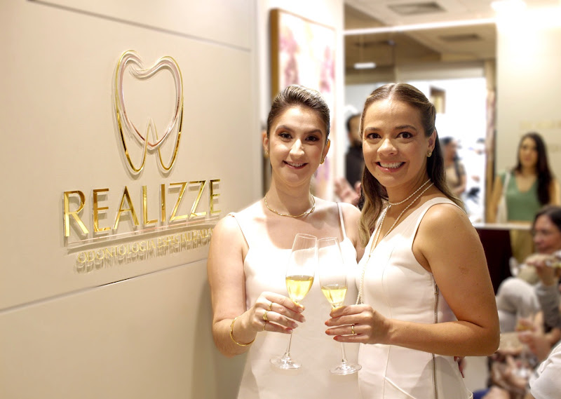 Foto 2 de Realizze Odontologia | Endodontia Microscópica (Tratamento de Canal) | Clareamento Dental | Implantes dentários