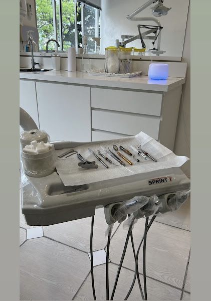 Foto 2 de Regina Peruzzo Odontologia / Dentista Canoas