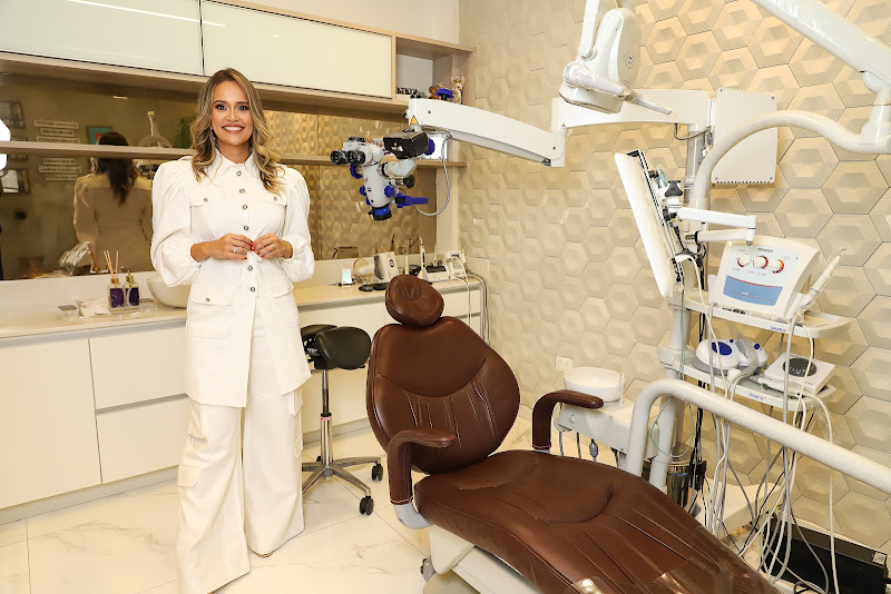 Foto 2 de Renata Dalia Torres Endodontia Microscópica (tratamento de canal) Garanhuns - PE