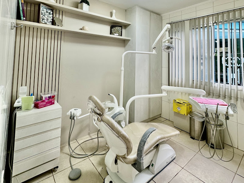 Foto de Renato Adam • Próteses Dentárias