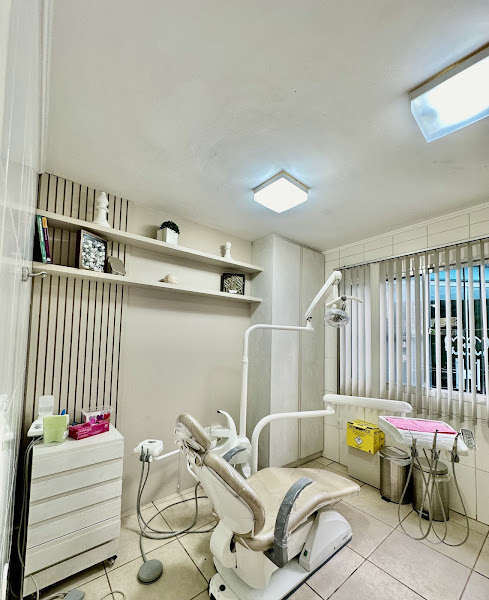 Foto 2 de Renato Adam • Próteses Dentárias