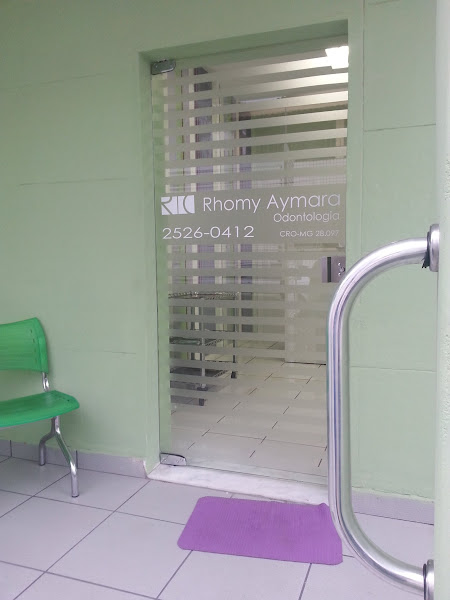 Foto 2 de Rhomy Aymara Odontologia