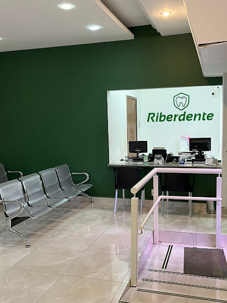 Foto 3 de Riberdente Serviços Odontológicos | Implante Dentário | Lente de Contato | Ribeirão Preto - SP