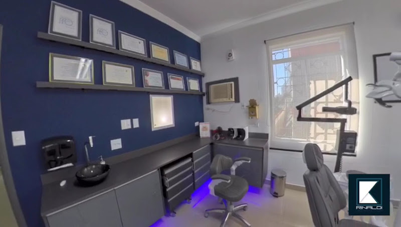 Foto 3 de Rinaldi Odontologia | Implantes e Reabilitação Oral em Santos