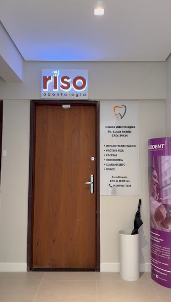 Foto 3 de RISO ODONTOLOGIA implante dentário dentista em São José dos Pinhais