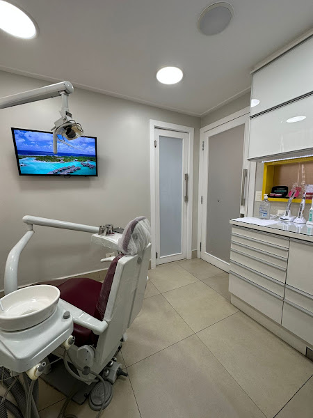 Foto 2 de Riva Ferreira Odontologia | Implantes | Dentista Zona Norte |