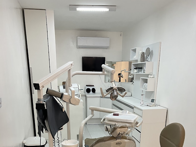 Foto 7 de Robson André | Dentista