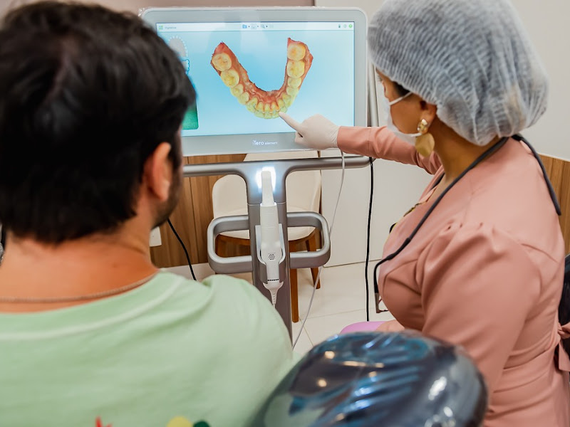 Foto 11 de Romero Fernandes Odontologia - Implante Dentário com os melhores Dentistas da Barra da Tijuca