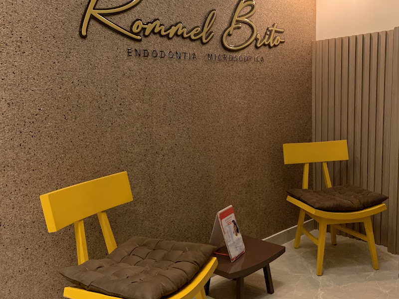Foto de Rommel Brito Endodontia Microscópica