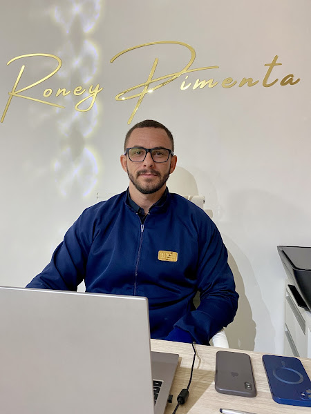 Foto 2 de Roney Pimenta Odontologia – Implantes e Reabilitação Oral | Feira de Santana