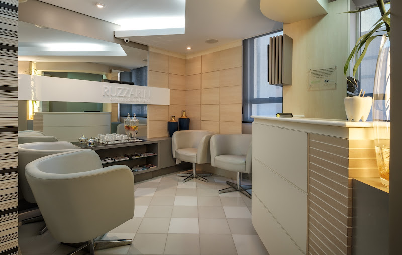 Foto 3 de Ruzzarin Odontologia