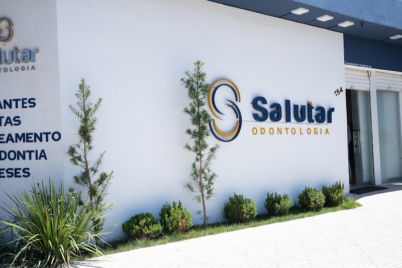 Foto 2 de Salutar Odontologia Implantes - Implante dentário em Montes Claros