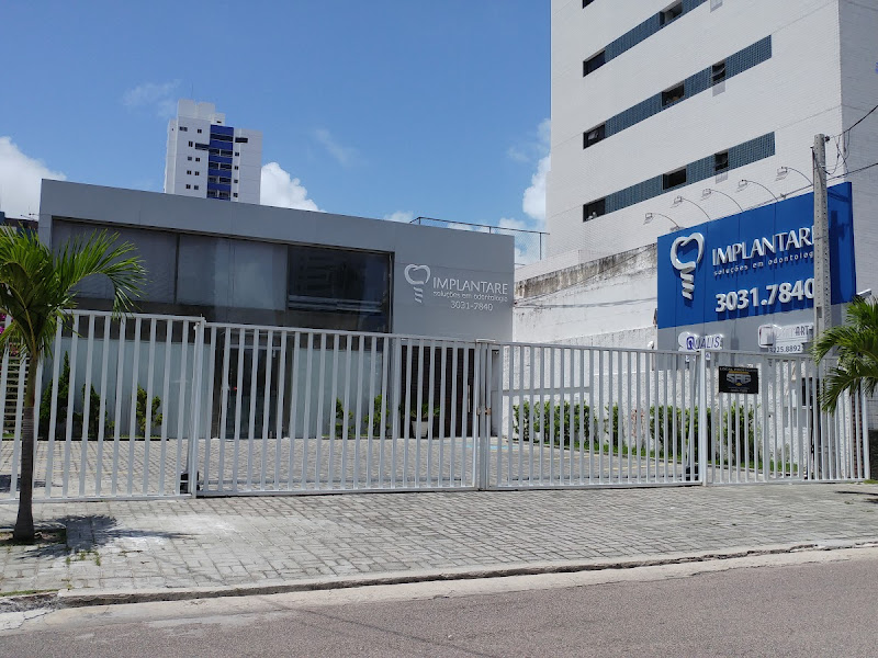 Foto 7 de Sampaio Odontologia - Implantes Dentários, Próteses, Aparelhos Invisalign, Dentista em João Pessoa