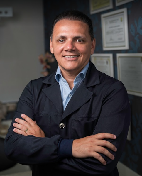 Foto 2 de Sandro Stefanini | Dentista Cuiabá | CRO/MT-2127