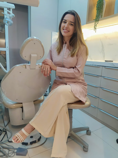 Foto 2 de Sandy Fontes - Dentista