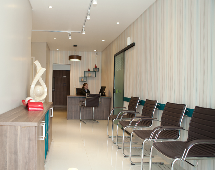 Foto 2 de Santini Odontologia Estética e Implantes