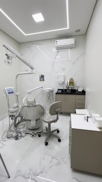 Foto 3 de Sempre Sorrindo Implantes Dentários