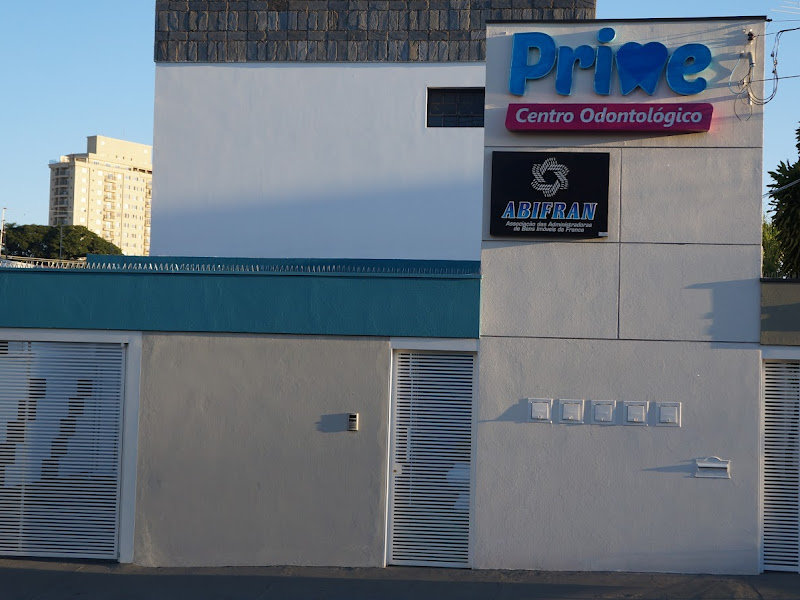 Foto 9 de Sempre Sorrindo Implantes Dentários - Calçadão da Voluntários