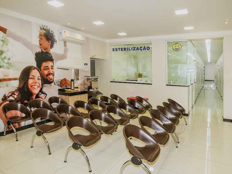 Foto 2 de Sempre Sorrindo Implantes Dentários | Facetas de Porcelana