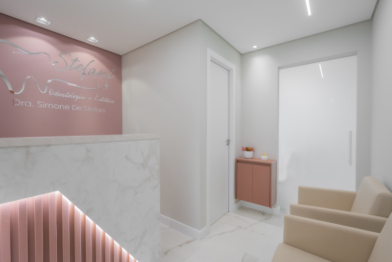 Foto 3 de Simone De Stefani - Ortodontia e Clínica Geral - Invisalign Doctor