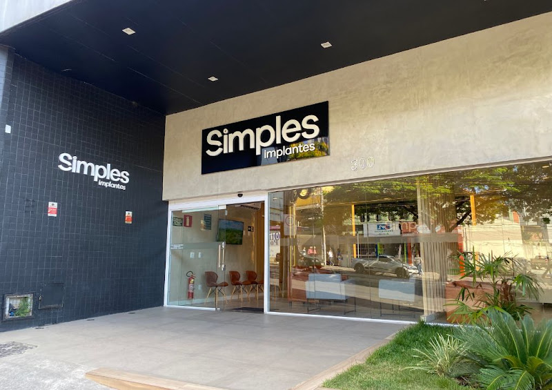 Foto 2 de Simples Implantes