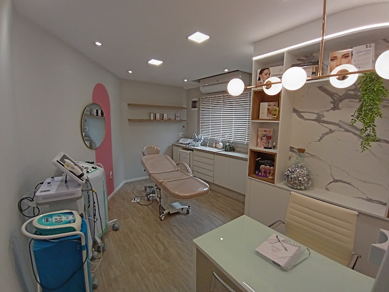 Foto 3 de Simpli Clinic - Botox | Limpeza de Pele | Preenchimento Labial | Drenagem Linfática | Harmonização Facial