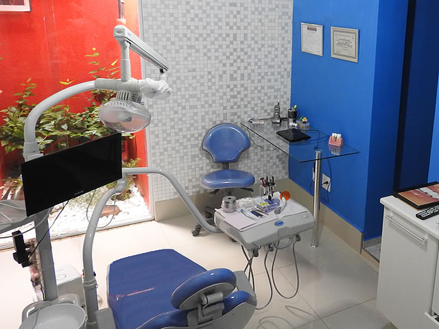 Foto 3 de Sorria Ribeirão Clinica Odontológica. Equipe Odontoclim Brito&Peres Odontologia Dra Letícia Peres