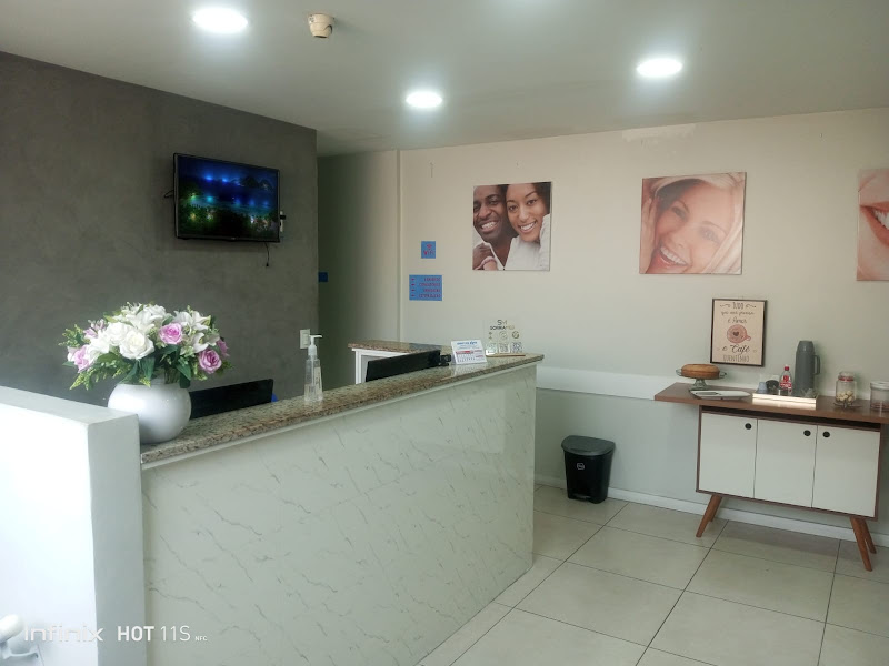 Foto 10 de SorriaMed Clínica Odontológica | Dentistas Especialistas na Taquara, Barra e Méier| Implantes Dentários, Próteses e Estética.
