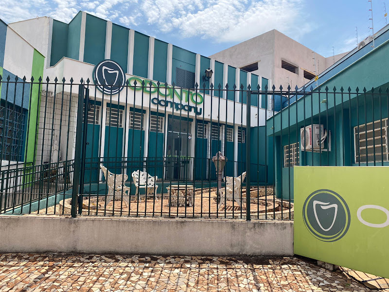 Foto 10 de Sorrifacil Ibipora - Implantes Dentarios, Clareamento, lentes de contato, alinhador invisível e mais!