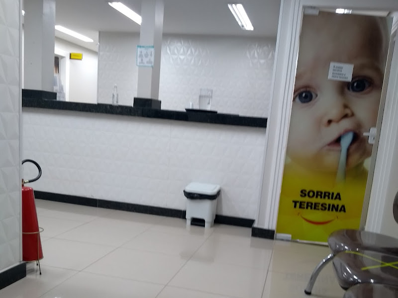 Foto 6 de Sorrifácil - Teresina Centro Implantes, Prótese Protocolo, Reabilitação Oral e Lentes de Contato