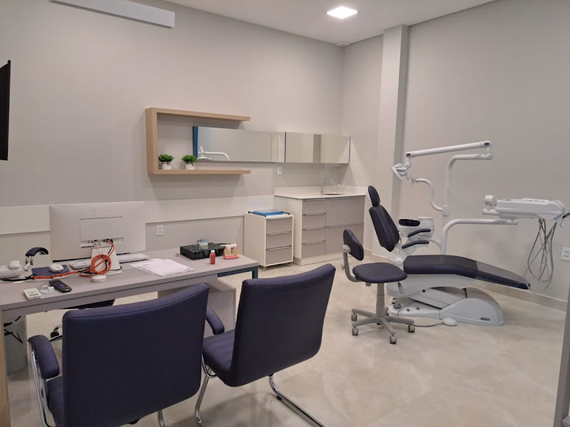 Foto 3 de Sorrifácil Vitória da Conquista | Implantes Dentários, Prótese Protocolo, Reabilitação Oral e Lentes de Contato