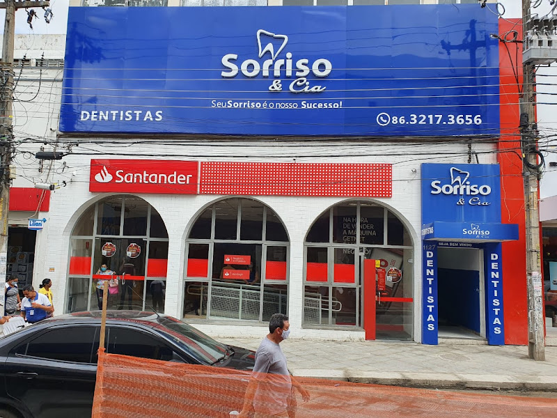 Foto 2 de Sorriso & Cia Centro | Implantes, Estética, Ortodontia e Harmonização Facial