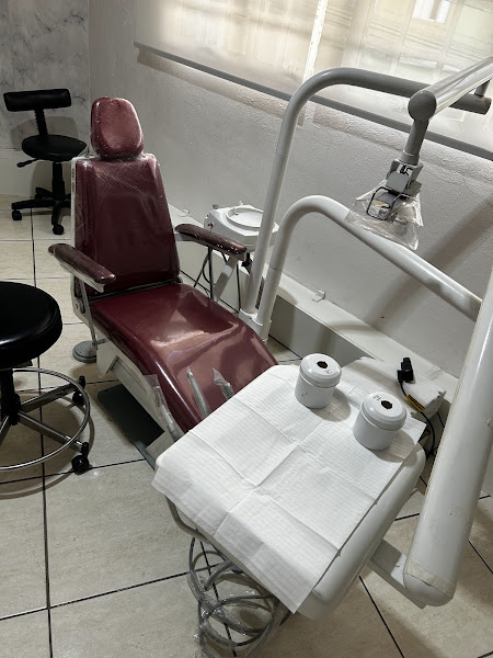 Foto 2 de SOUZA & TAVARES ODONTOLOGIA E FACE LTDA