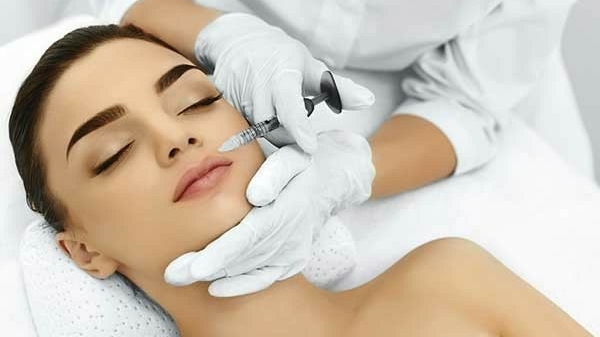 Foto 2 de Studio Maristela Estética I Aplicacação Botox I Harmonização Facial I Bigode Chinês l Olheiras I Preenchimento Labial