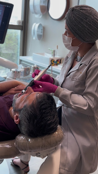 Foto 3 de Studio Sorrir - Odontologia Recife - Lentes Dentais | Implantes | Prótese Protocolo | Invisaling