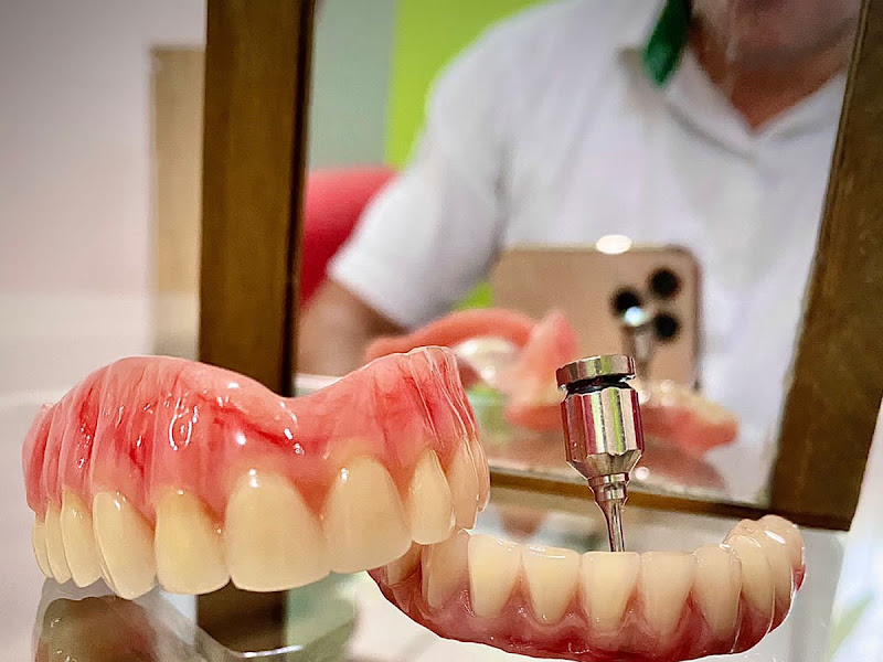 Foto 2 de Sueyder Botelho Próteses Dentária