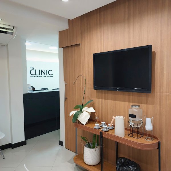 Foto 2 de The Clinic. Odontologia Especializada