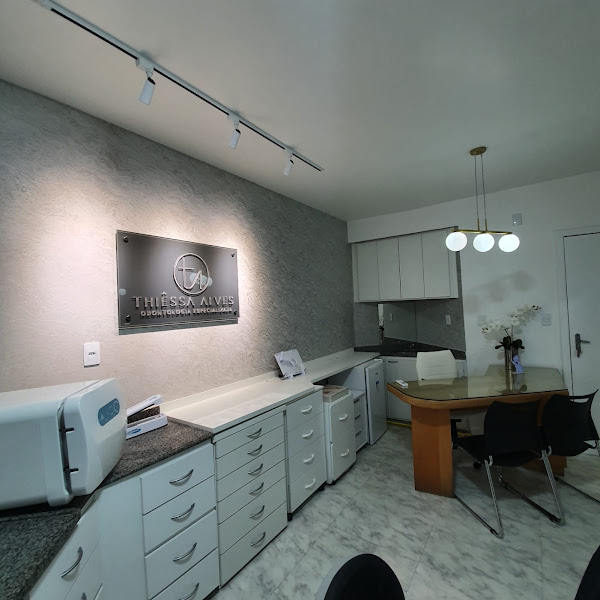 Foto 2 de Thiêssa Alves Odontologia Especializada