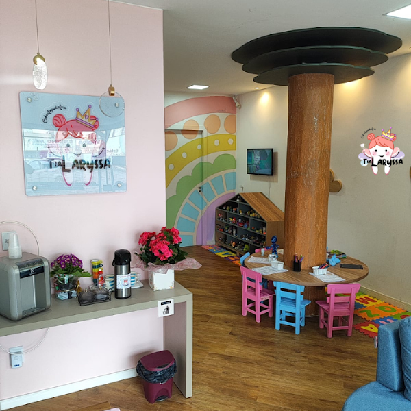 Foto 3 de Tia Laryssa odontopediatria