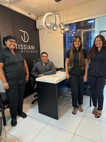 Foto 3 de Tissiani Odontologia - Implantes Dentários